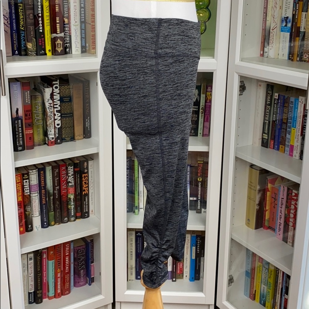 GAIAM Marled Gray Rouched Leg Cropped Leggings - Picture 3 of 16